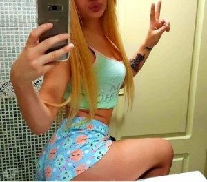 Kandys outcall escorts in Fitchburg, WI
