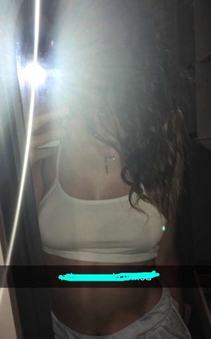 Nellie outcall escort Vinings